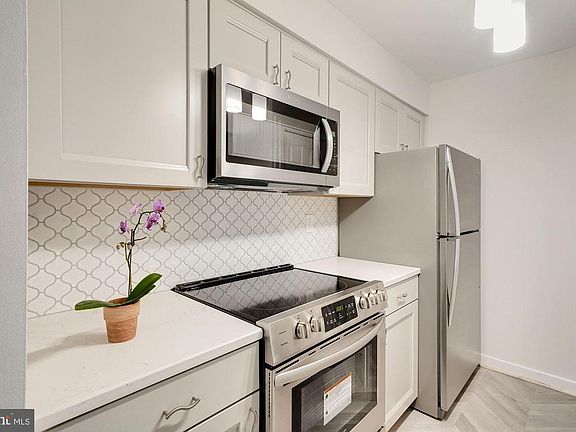 2nd image of 5550 Lee Hwy E #51