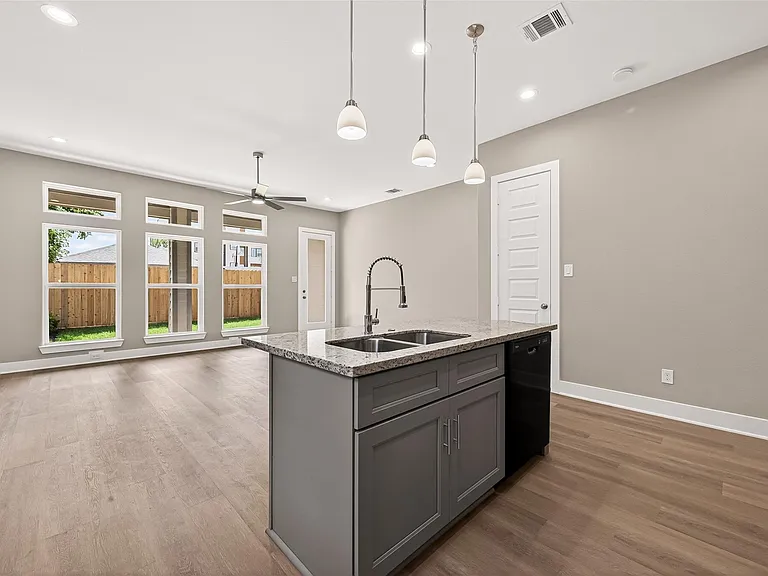 3514 Runnels St #B — Photo 5