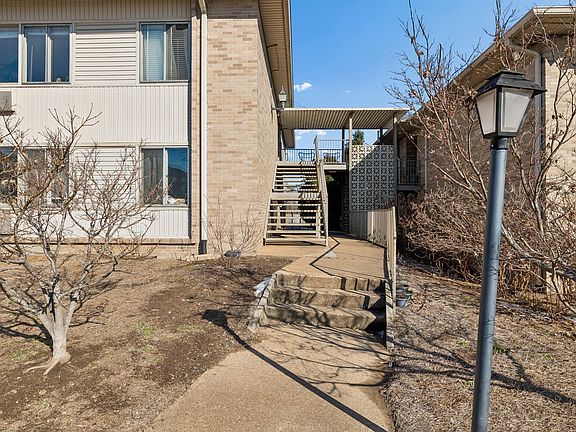 4th image of 2020 Beech Ave APT C20