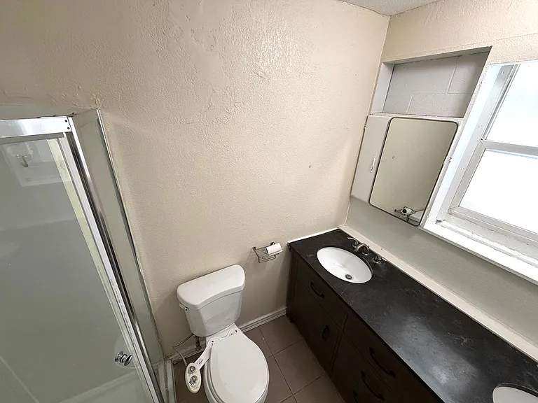 523 D St — Photo 15