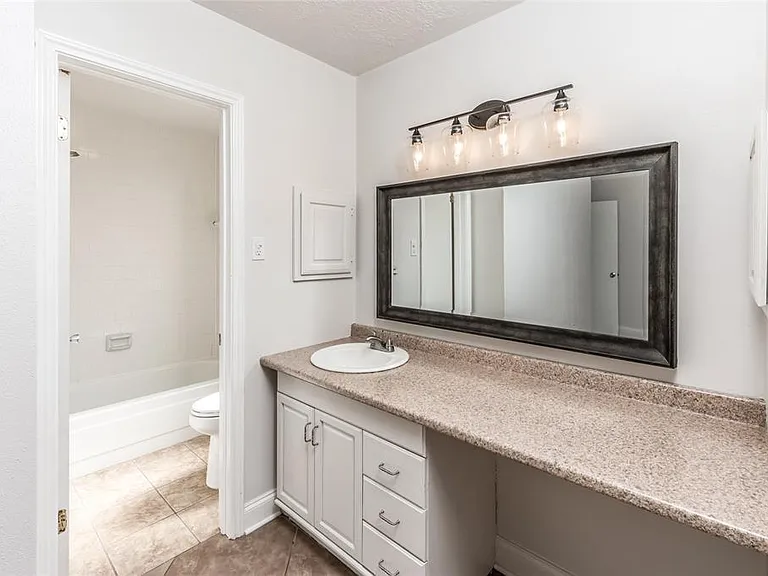 1623 Jo Ann Ln — Photo 17