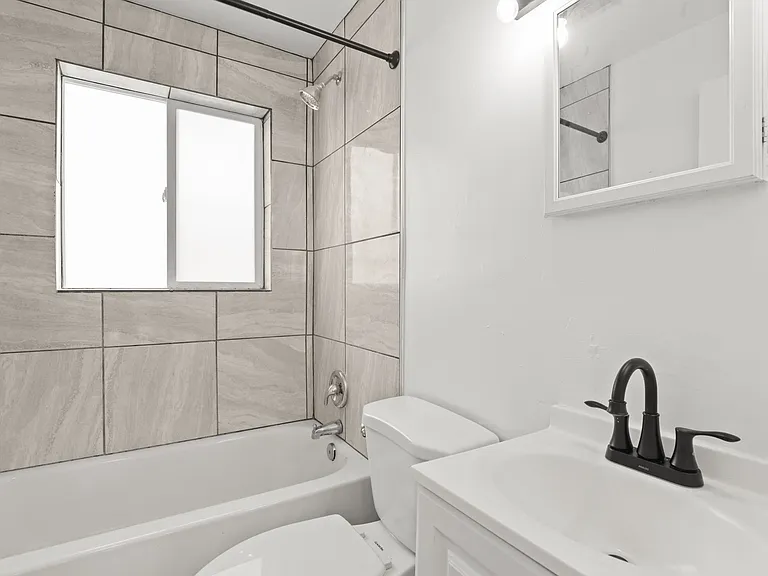 1, 2, and 3 Bed Townhome Style Homes Close to Sloan's Lake, Panorama Park!! — Photo 9