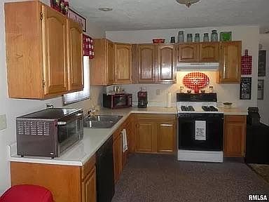 2nd image of 203 E Logan St #C