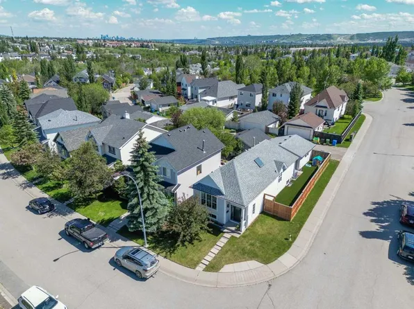 7 N Tuscany Valley Rd NW, Calgary, AB T3L 2C1