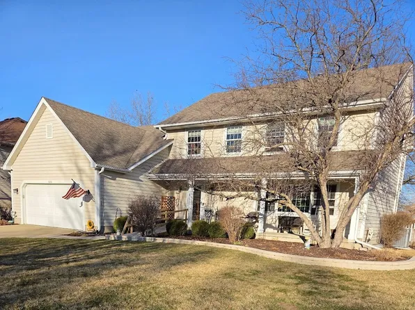 1020 Berkshire Ct, Sycamore, IL 60178