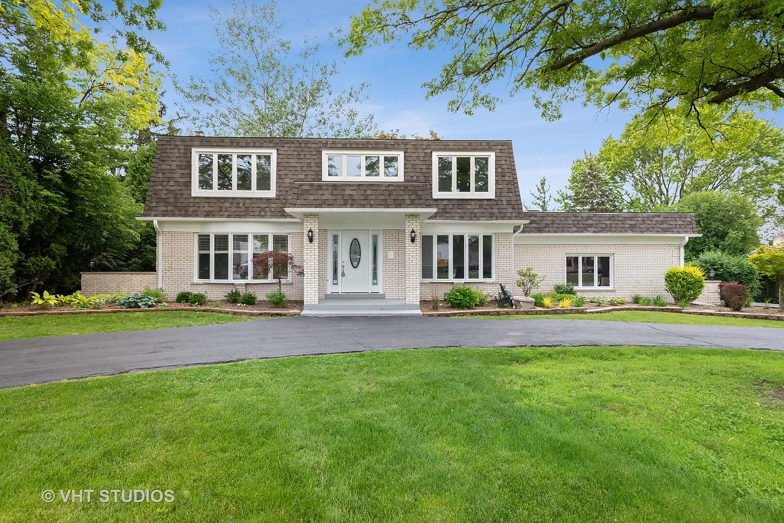 15 Devonshire Dr photo 1