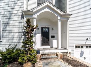 137 Maple St UNIT 137, Needham, MA 02492