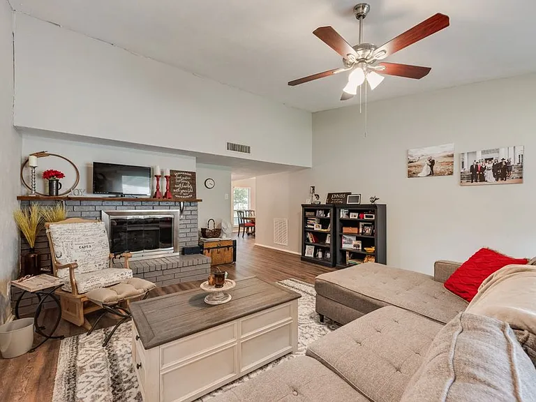 5801 Redwood Ln — Photo 6