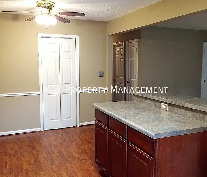 2679 Beverly Blvd SW — Photo 7