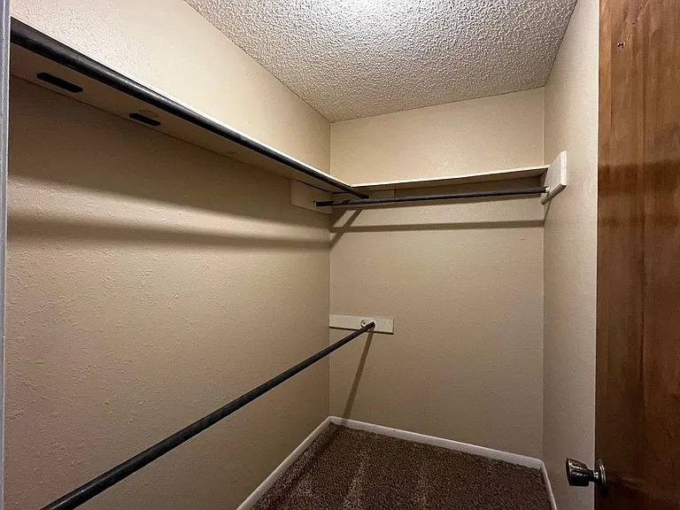 211 Taos Dr — Photo 8