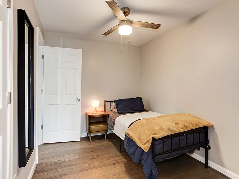 1169 Summit St NE — Photo 42
