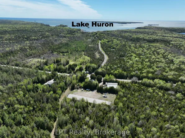 158 Stokes Bay Rd, Northern Bruce Peninsula, ON N0H 1W0