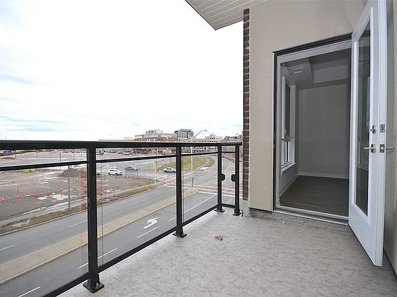4th image of 150 Oak Park Blvd #316