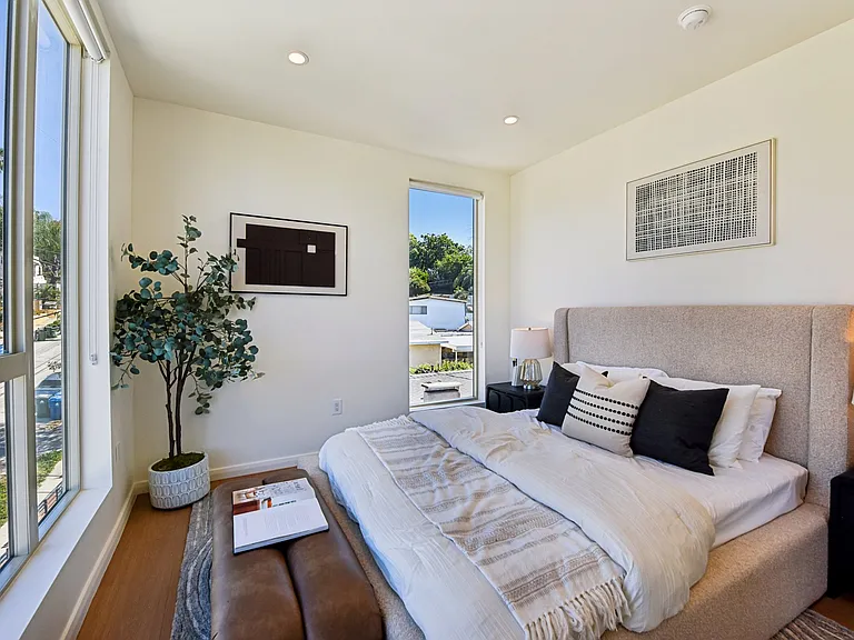 6160 Oak Crest Way — Photo 11