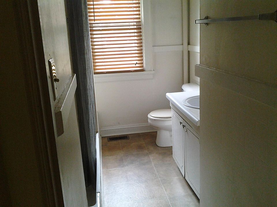 2nd image of 2305 Lynchburg St