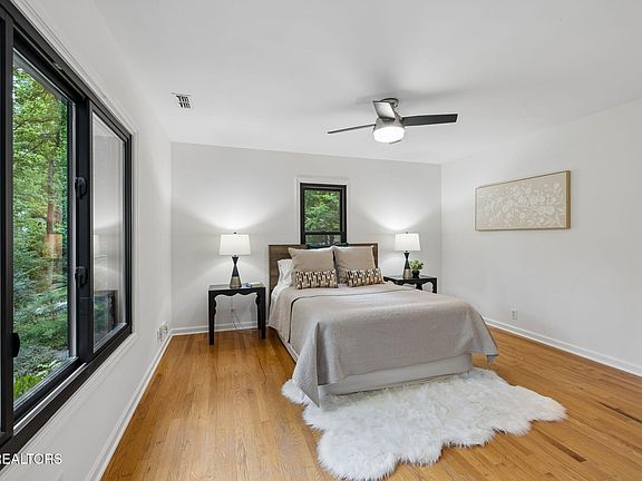 4th image of 1749 Polkwright Ln