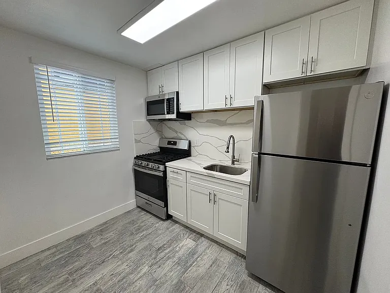 611 W Imperial Hwy — Photo 1