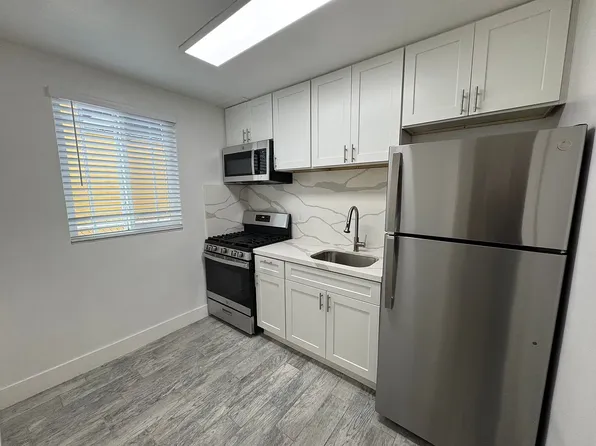 611 W Imperial Hwy, Los Angeles, CA 90044