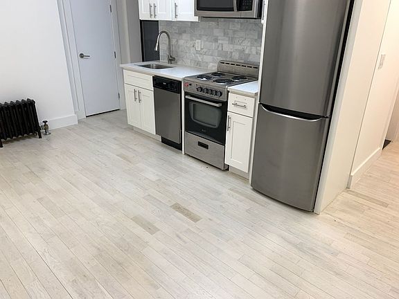 3rd image of 1236 Pacific St APT 4B