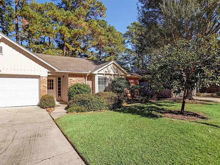 12 Fairmeade Bend Dr — Photo 3