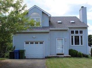 49 Westridge Ln, Middletown, CT 06457