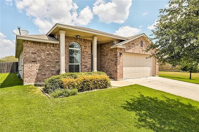 1st image of 2716 Bluffstone Dr
