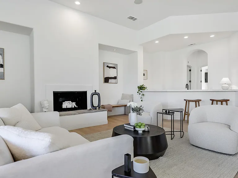 51075 Marbella Ct — Photo 6