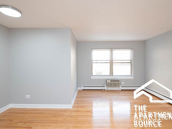 3rd image of 6830 N Sheridan Rd APT 352