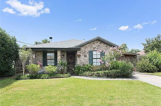 1st image of 2033 N River Park Dr