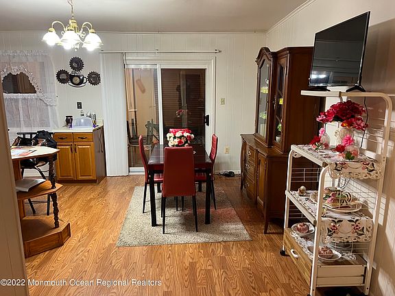 2nd image of 104 Cactus Dr