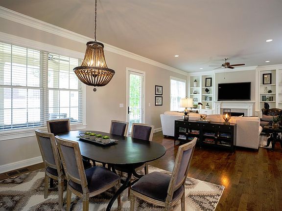 4th image of 3404 Country Club Dr