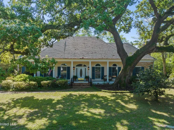 5 Park Ridge Ln, Pass Christian, MS 39571