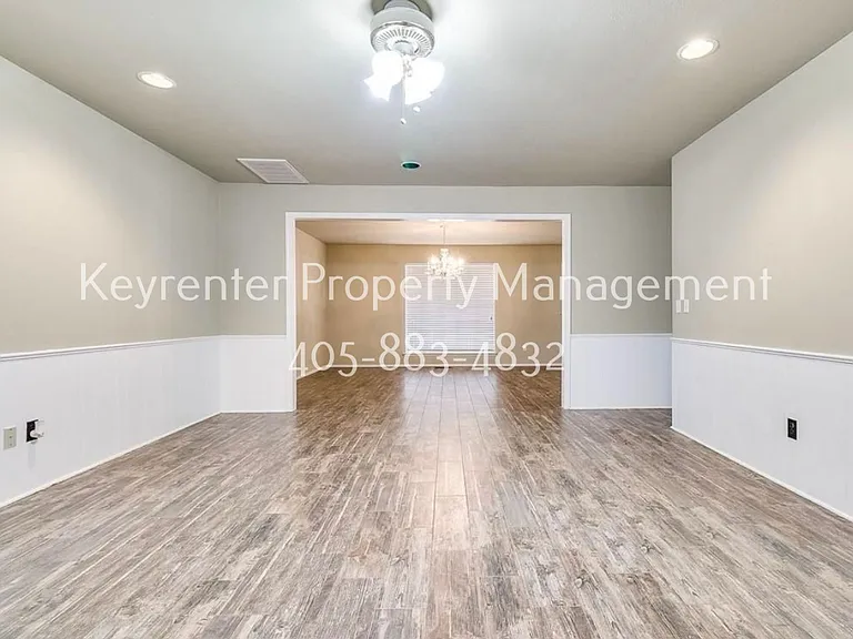 5804 NW 89th St — Photo 9