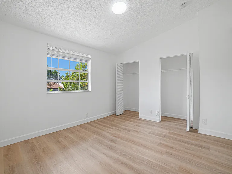 8207 Fairway Rd — Photo 18