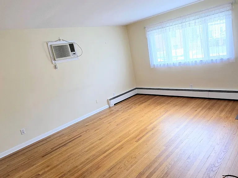 648 Milton Ave — Photo 20