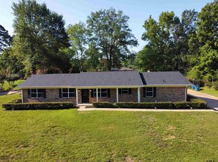 104 Inwood Oaks Dr, Henderson, TX 75652