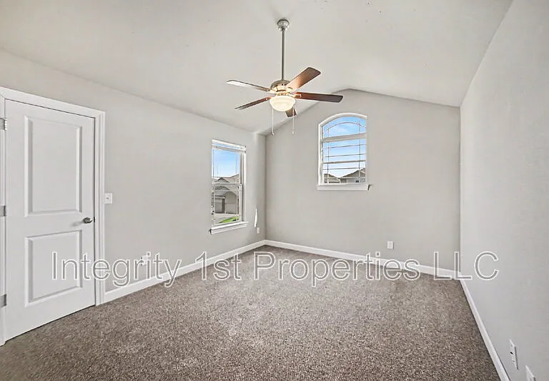 10510 Clubhouse Dr — Photo 23