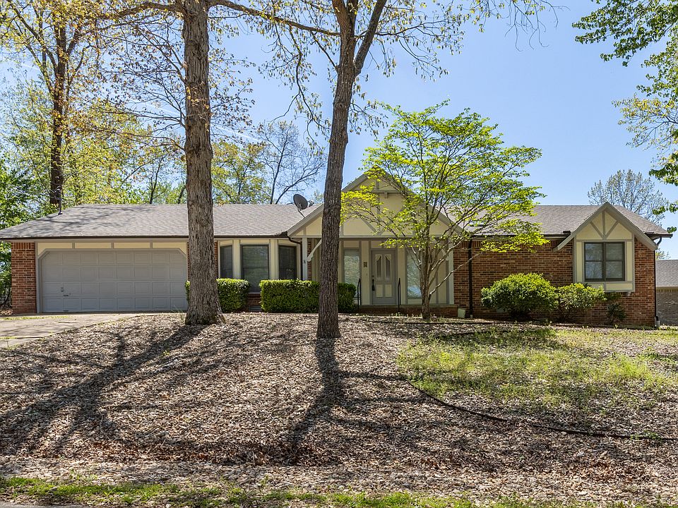 1st image of 1 Sandon Ln