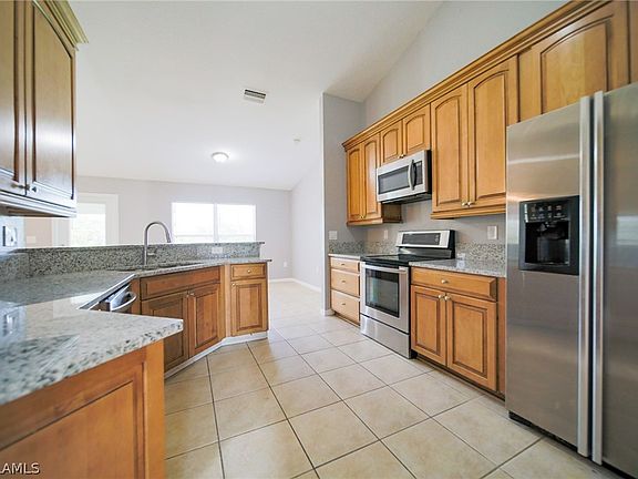 5th image of 3307 10th St W
