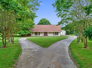 484 Lemon B Rd, Slaughter, LA 70777