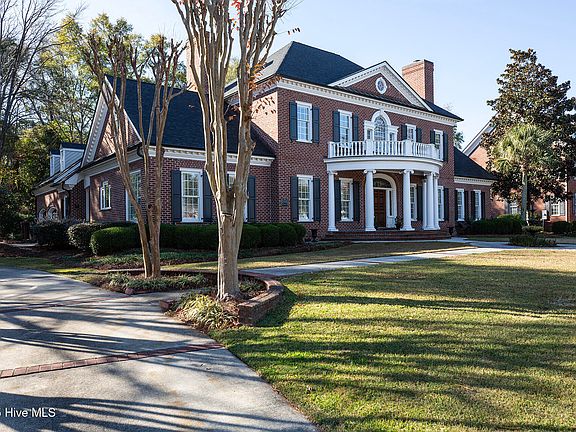 3rd image of 208 Gatefield Drive