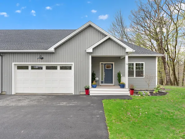 7 River Oaks Way #2, Falmouth, ME 04105