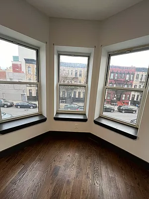 Rented by Delmark Realty LLC | media 20