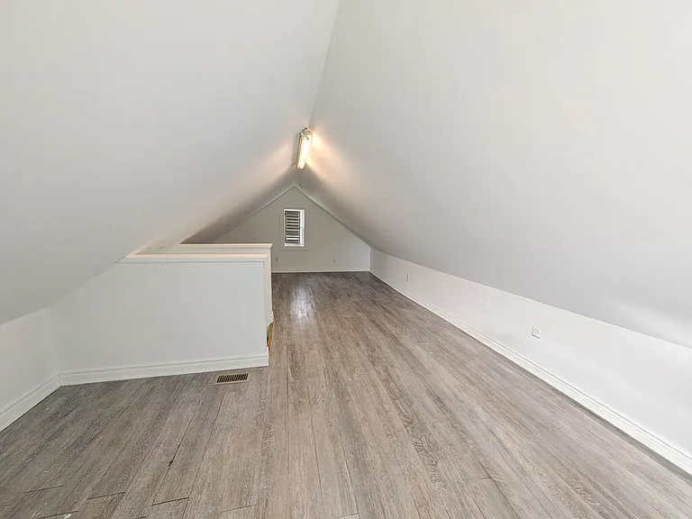 168 Borden Ave — Photo 18