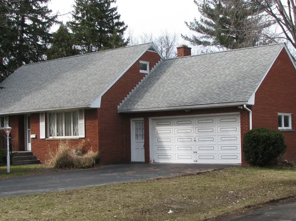 216 Akron St, Lockport, NY 14094