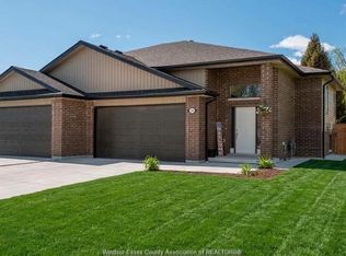 256 Jewel St, Lasalle, ON N9J 3X5