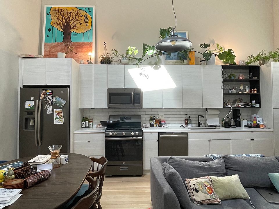 1st image of 3061 W Logan Blvd #5