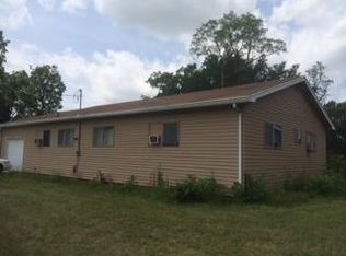 802 4th St, Howe, IN 46746