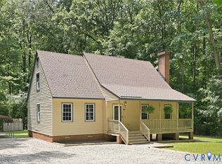 8530 Woodland Dr, Amelia Court House, VA 23002