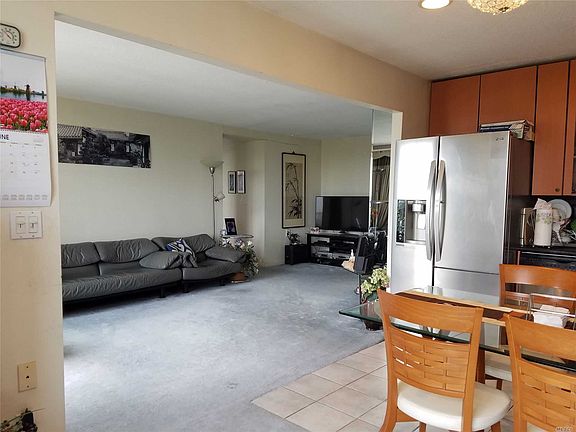 3rd image of 14477 Roosevelt Ave APT 10